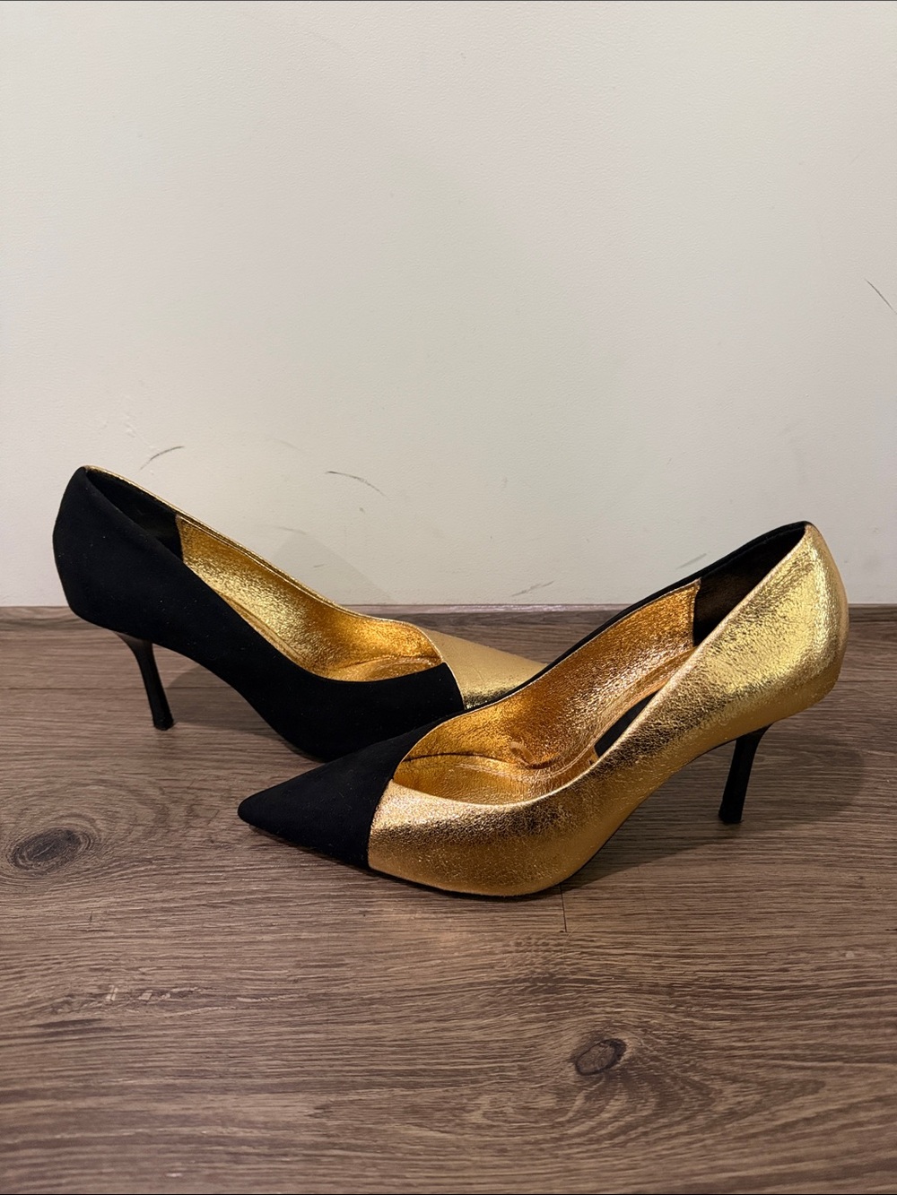 Zara Black and Gold Pointed-Toe Heels